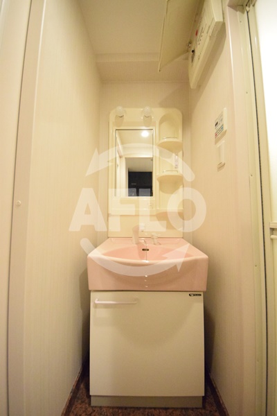 洗面設備　プラチナム松屋町　独立洗面化粧台