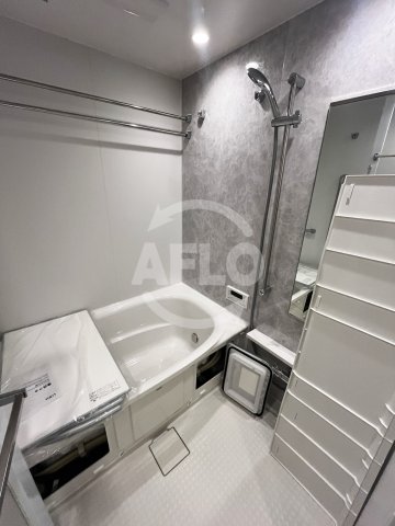 バス・シャワールーム　コンフォリア・リヴ博労町一丁目Q　浴室