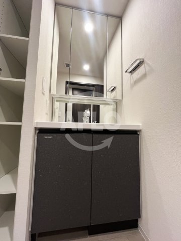 洗面設備　コンフォリア・リヴ博労町一丁目Q　独立洗面台