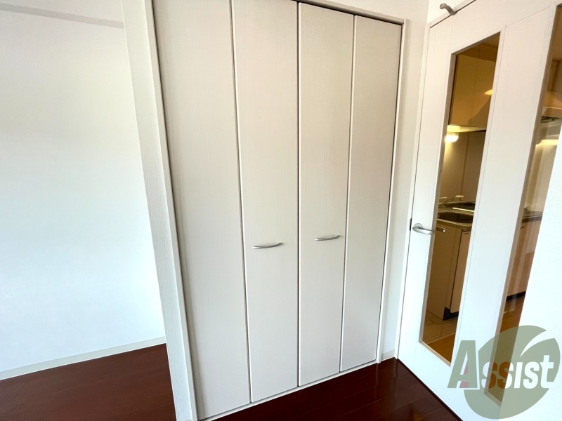 収納　洋室の入口に設置してあるクローゼットです！