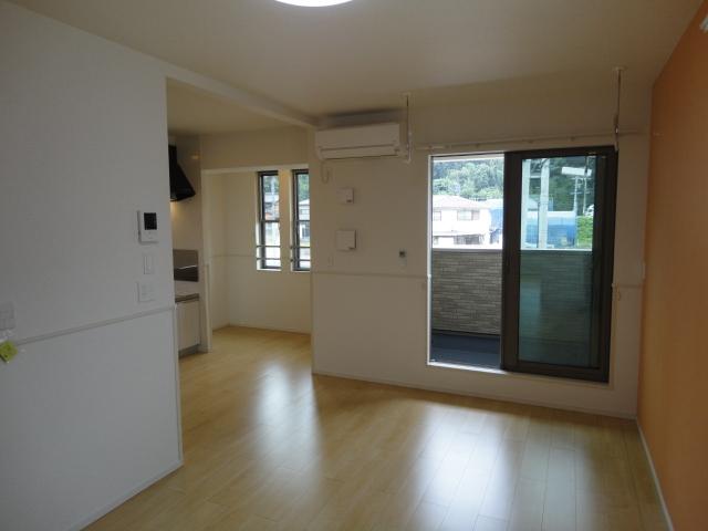 眺望　南に窓があるから明るいです。