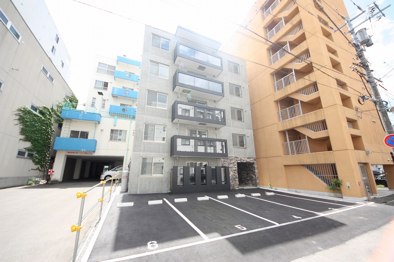 建物外観　☆地下鉄東西線菊水駅まで徒歩8分！