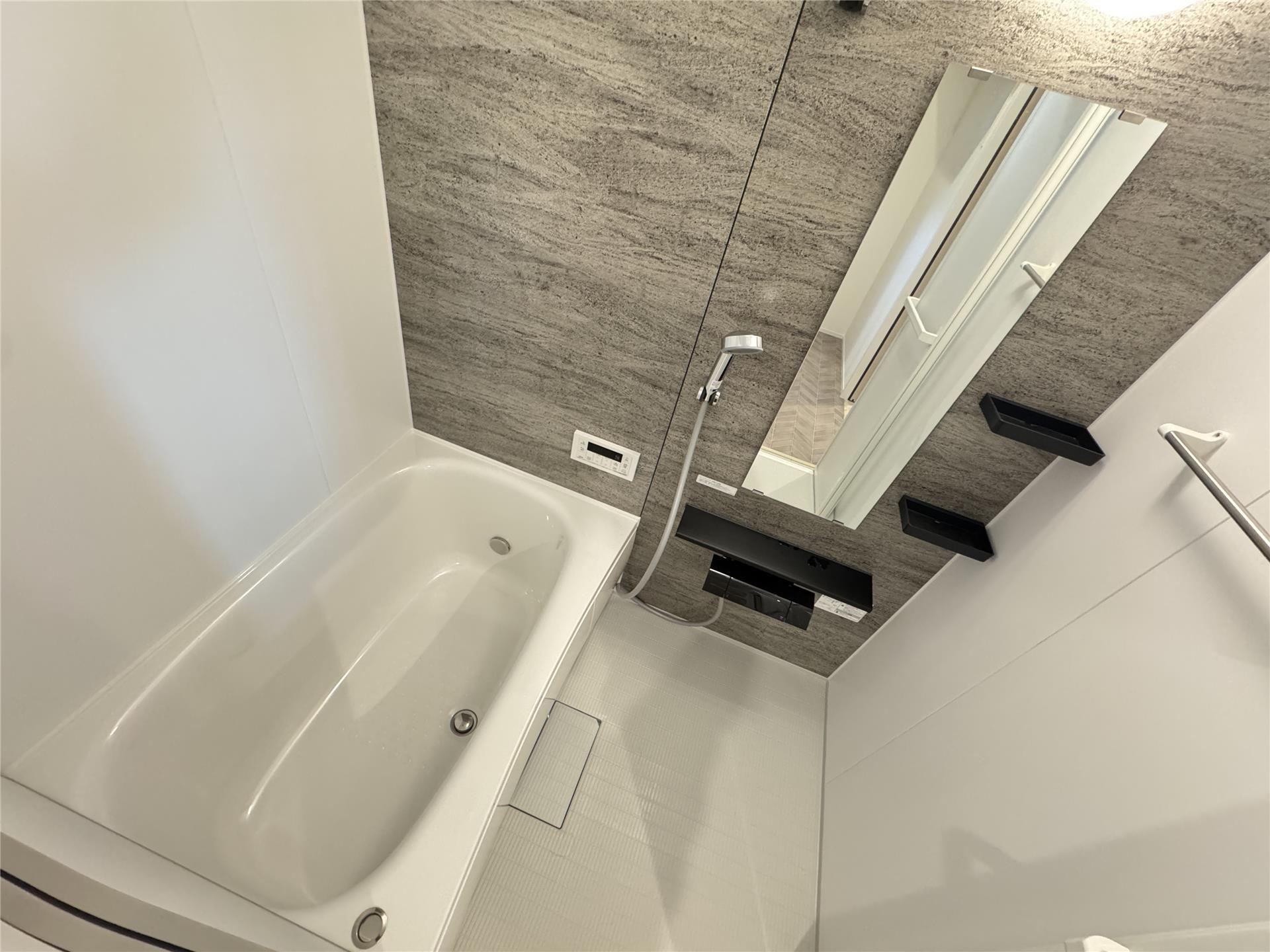 バス・シャワールーム　※同一仕様の参考写真です（色等異なる場合有）