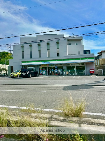 コンビニ　ファミリーマート（コンビニ）まで462m