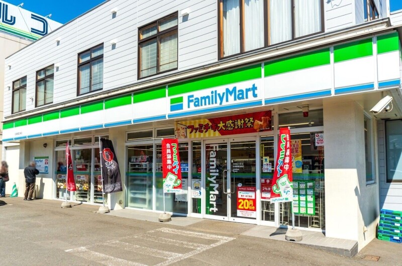 コンビニ　ファミリーマート札幌美園3条店（コンビニ）まで198m