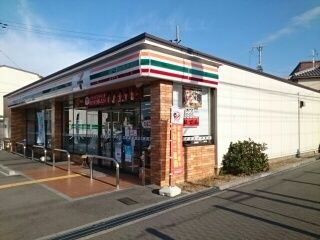 コンビニ　セブンイレブン様（コンビニ）まで540m