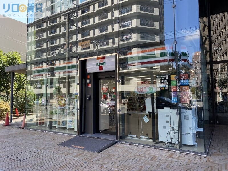 コンビニ　セブンイレブン新大阪ブリックビル店（コンビニ）まで893m