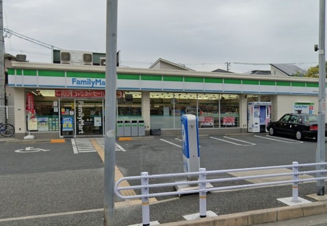 コンビニ　ファミリーマート　豊中旭丘（コンビニ）まで513m