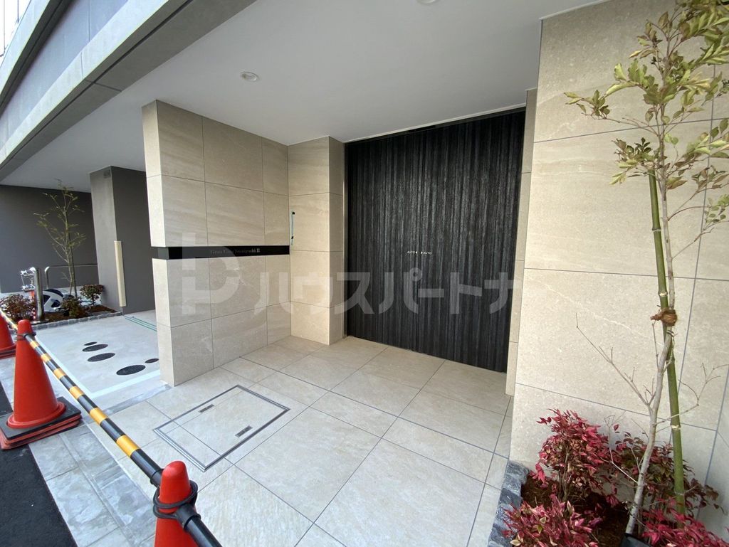 エントランス　エントランス