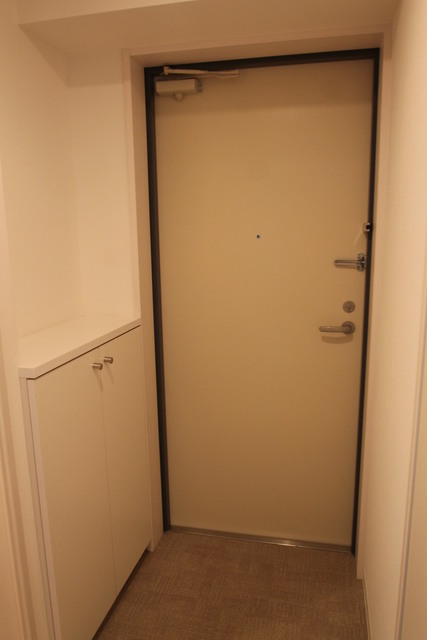 玄関　下駄箱付！