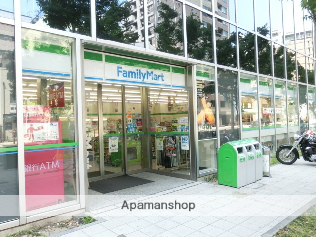 コンビニ　ファミリーマート本町橋店（コンビニ）まで275m