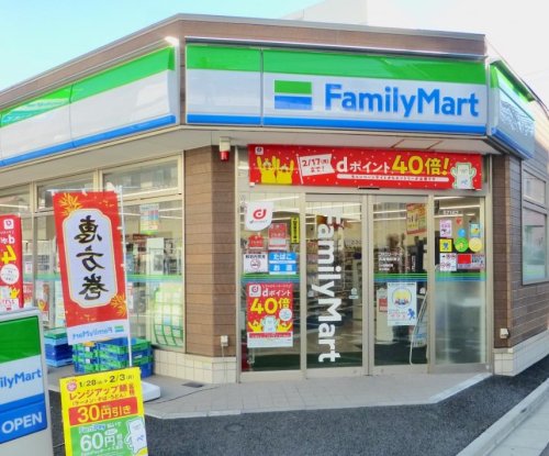 コンビニ　ファミリーマート 西巣鴨店（コンビニ）まで317m