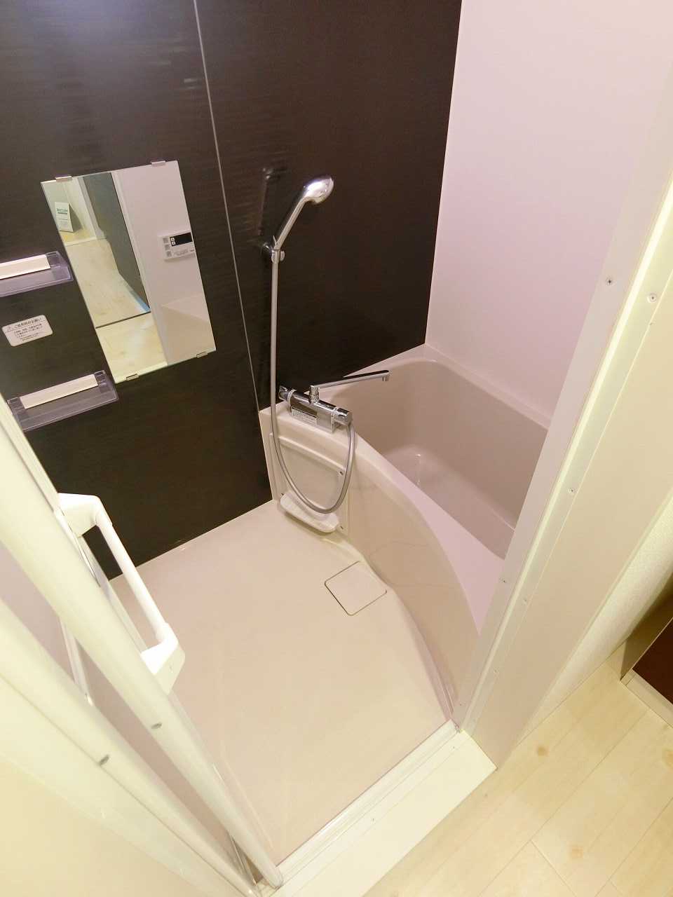 バス・シャワールーム　※同物件、別部屋になります。