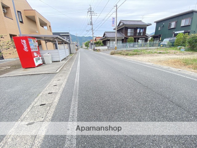 その他　前面道路（その他）まで0m