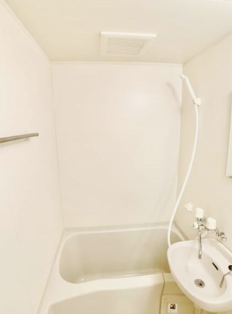 バス・シャワールーム　同仕様参考写真