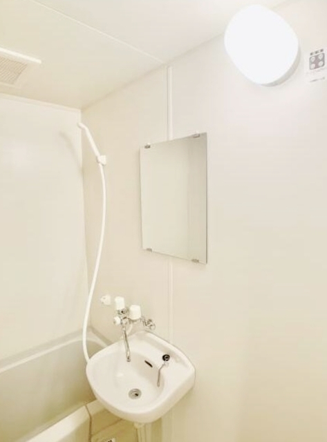 洗面設備　同仕様参考写真