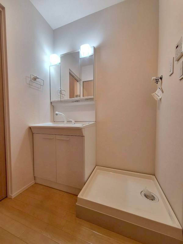 洗面設備　★独立洗面台★室内洗濯機置き場★