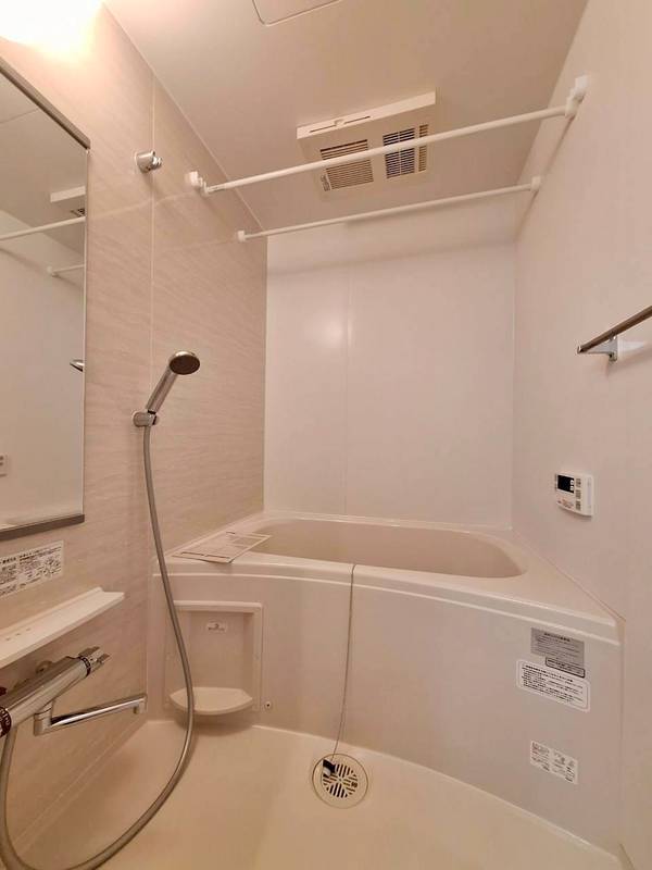 バス・シャワールーム　★追炊き・浴室乾燥機付きのお風呂★