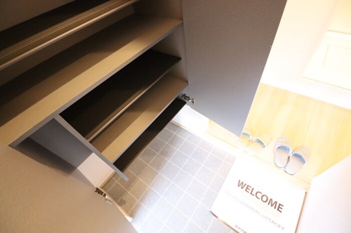 玄関　シューズボックスです