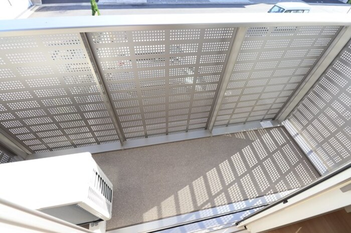 バルコニー　お洗濯にも便利なバルコニー付き