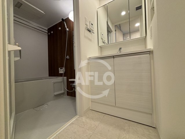 洗面設備　アーバンドルフ天満　洗面脱衣所