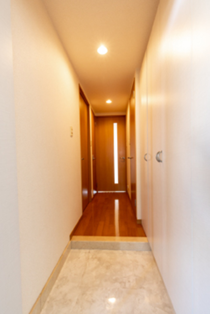 玄関　※写真は同タイプ住戸です。