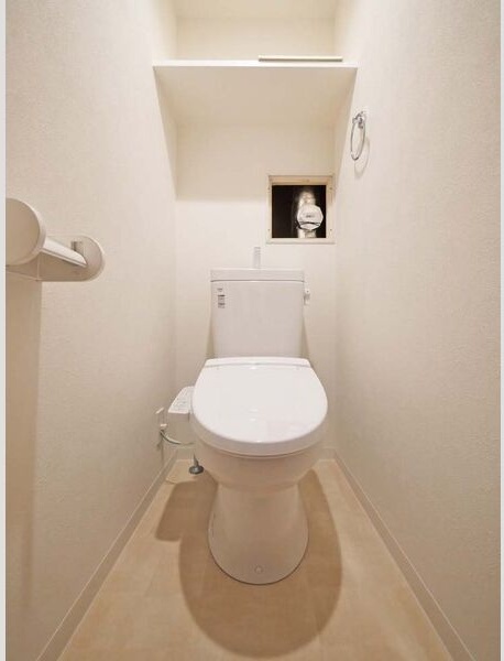 トイレ　同シリーズの内装写真となります