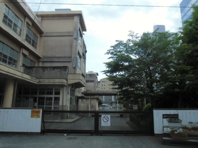 小学校　森下小学校（小学校）まで695m