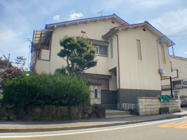 建物外観　敷地内に駐輪場があります♪