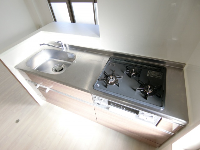 キッチン　3口ガスシステムキッチン