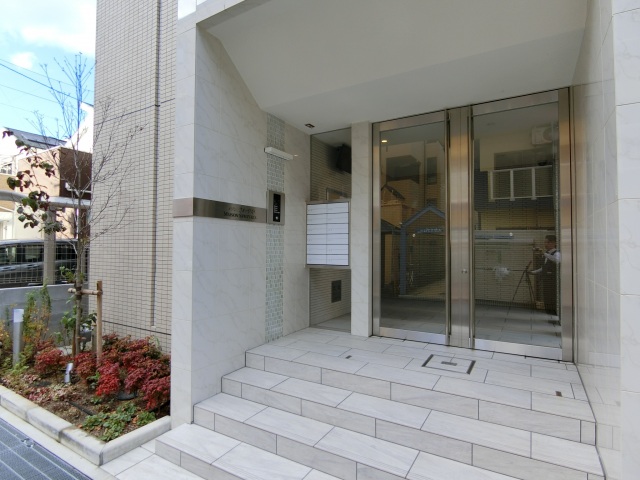 エントランス　オートロック付きです