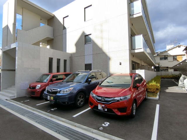 駐車場　駐車場