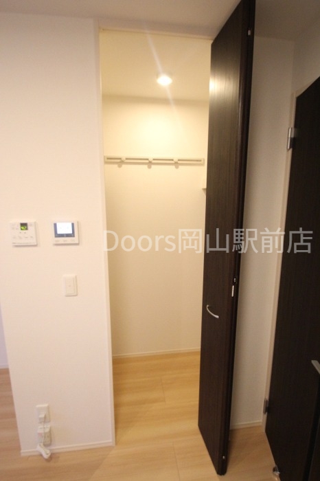 収納　ウォークインクローゼット