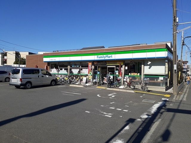 コンビニ　ファミマ　戸田美女木1丁目店（コンビニ）まで500m