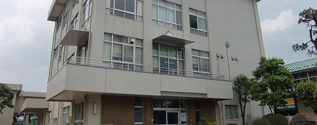 中学校　谷口中学校（中学校）まで1100m