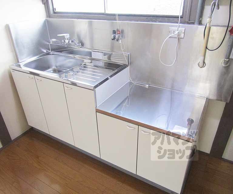 キッチン　２－３号室の写真です。