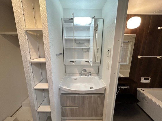 洗面設備　※別部屋の写真です