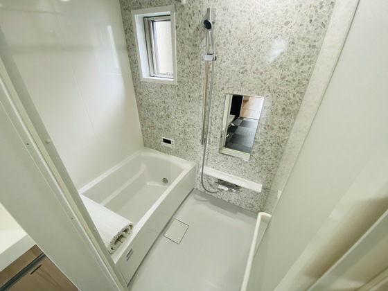 バス・シャワールーム　※別部屋の写真です