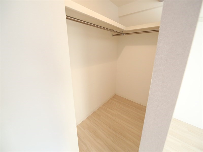 収納　ウォークインクローゼット（収納充実してます）