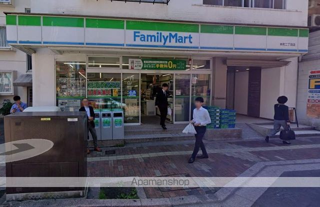 コンビニ　ファミリーマート（コンビニ）まで44m