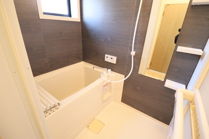 バス・シャワールーム　ユニットバス（小窓付）