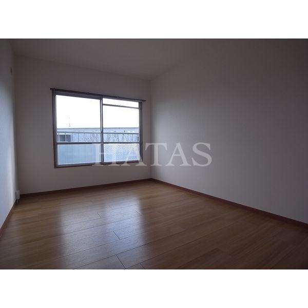 居室・リビング　同物件別部屋です