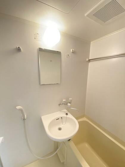 バス・シャワールーム　※別部屋参考写真