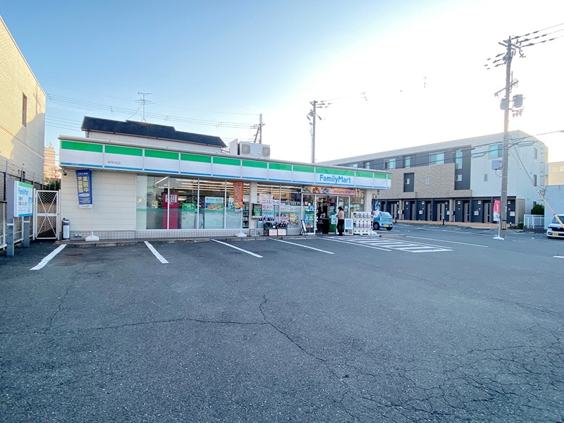 コンビニ　ファミリーマート 堺草尾店（コンビニ）まで425m