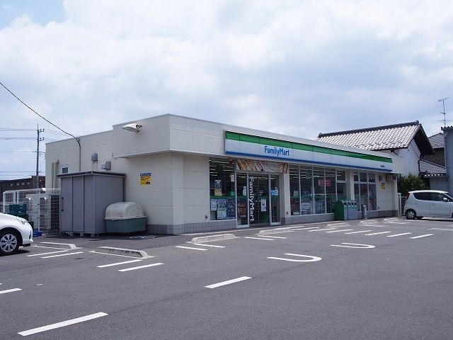 コンビニ　ファミリーマート熊谷籠原南店（コンビニ）まで520m