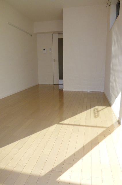 その他部屋・スペース　★白を基調とした明るい角部屋です★