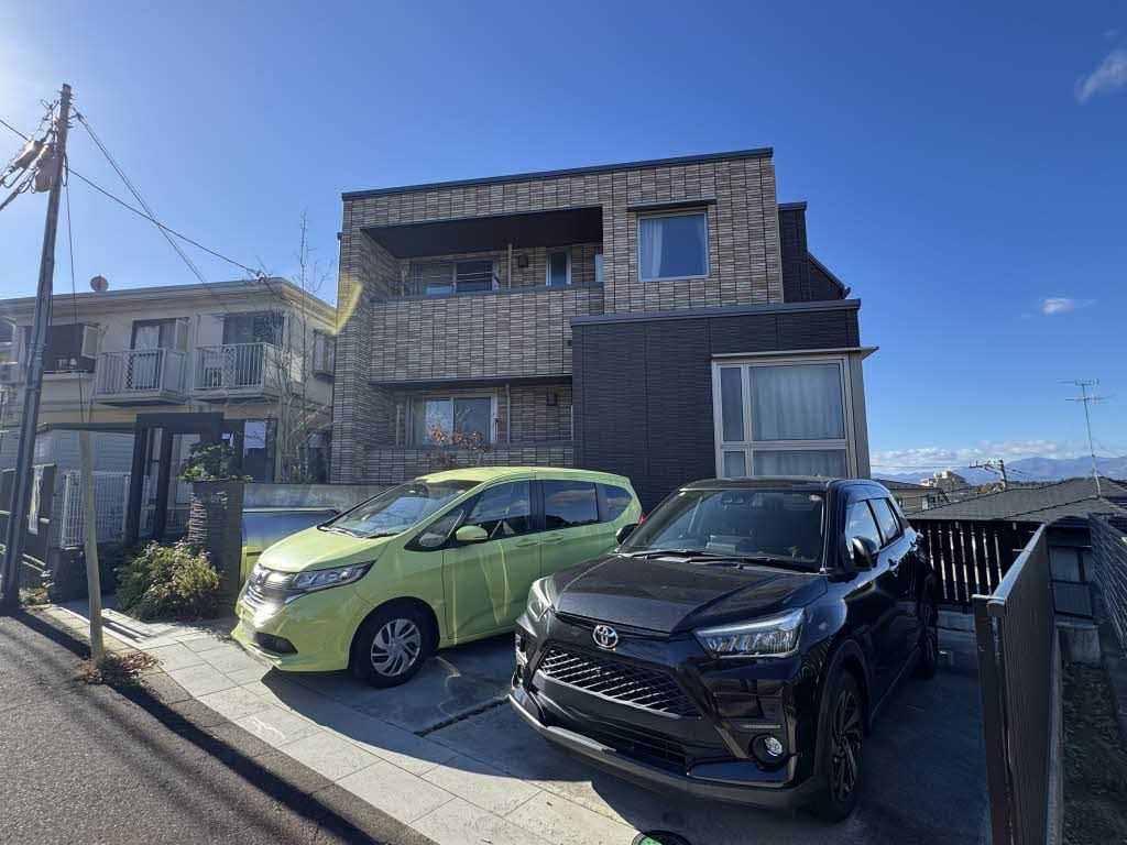 建物外観　駐車場