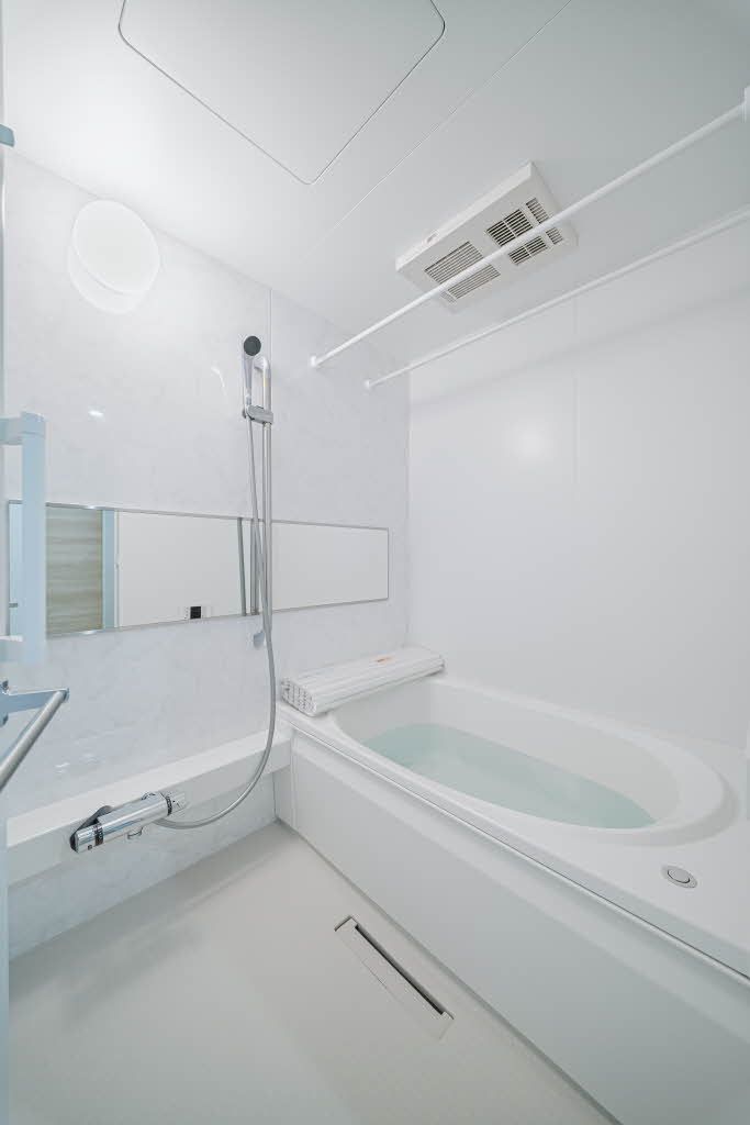 バス・シャワールーム　バスルーム