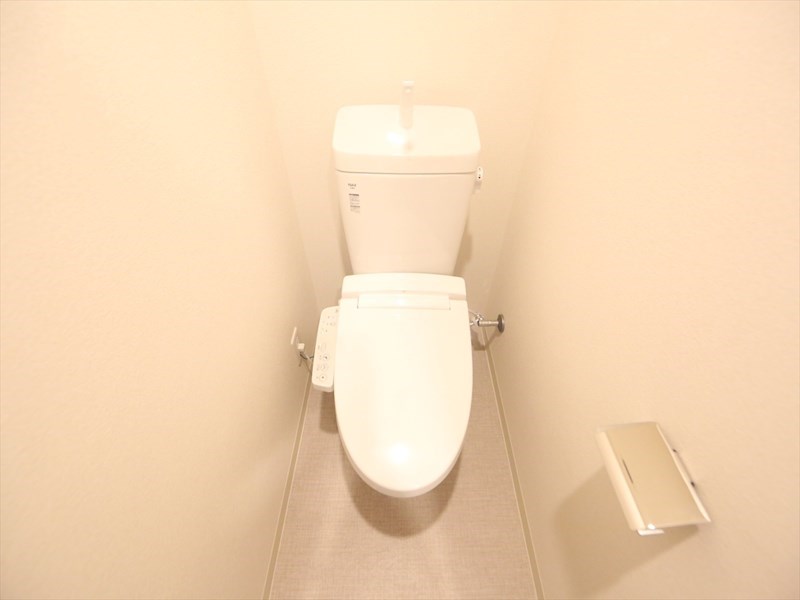 トイレ　温水洗浄暖房便座付トイレ