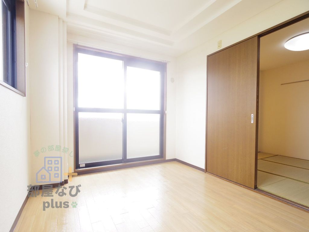 居室・リビング　※他号室写真です